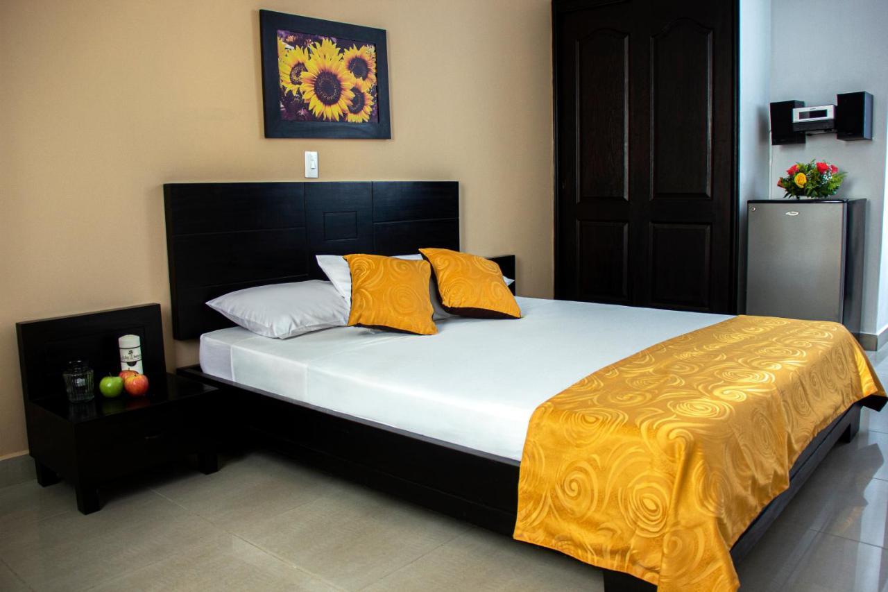 Hotel Plazuela San Ignacio Medellín Esterno foto